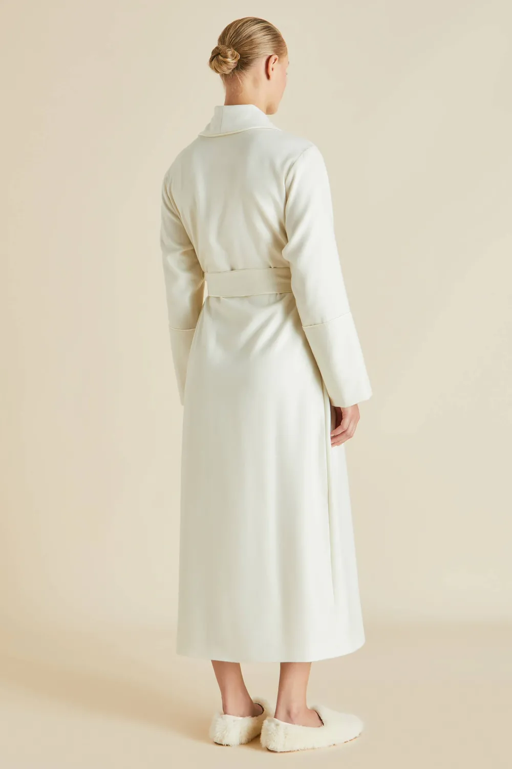 Shop Logan Aspen Robein Cashmere Robes